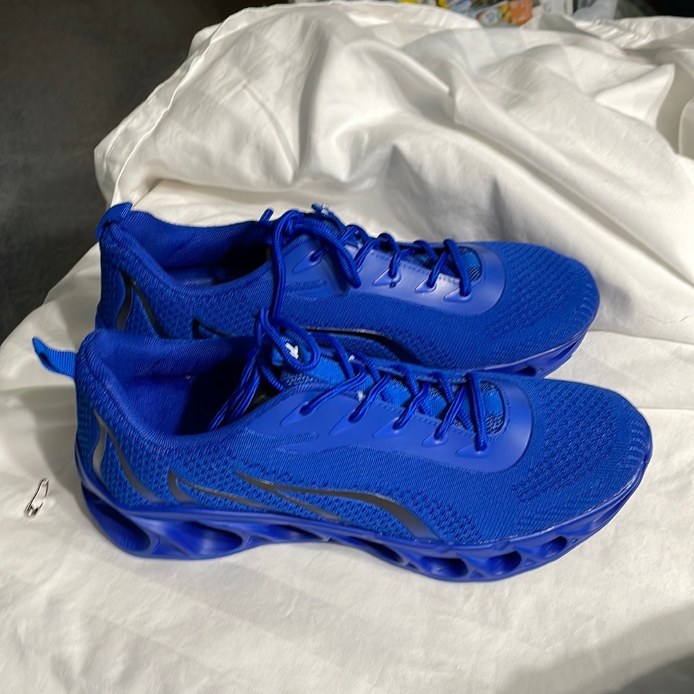 Tennis shoes-size 11